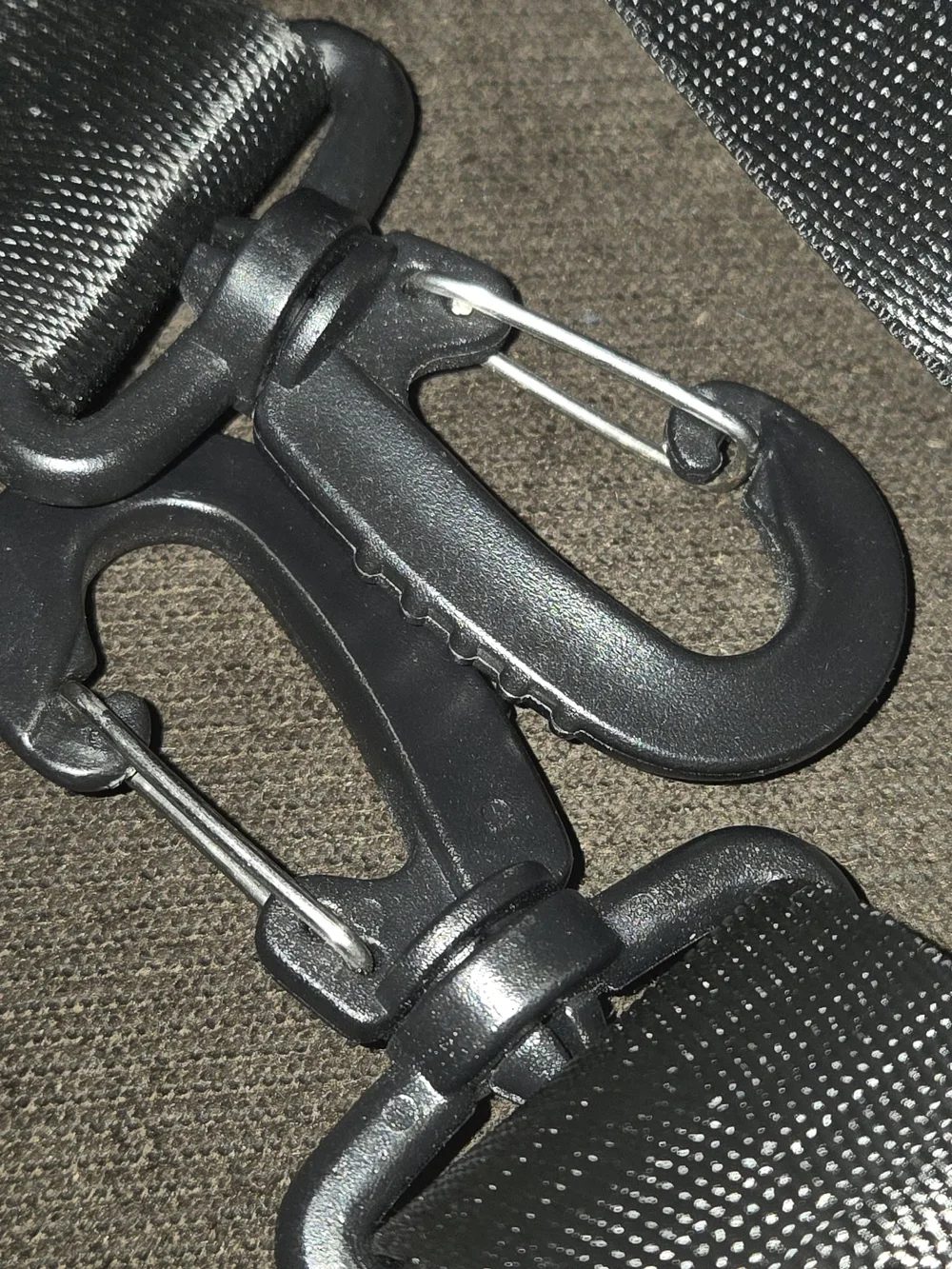 Adjustable Black Shoulder Strap with Padded Pad
